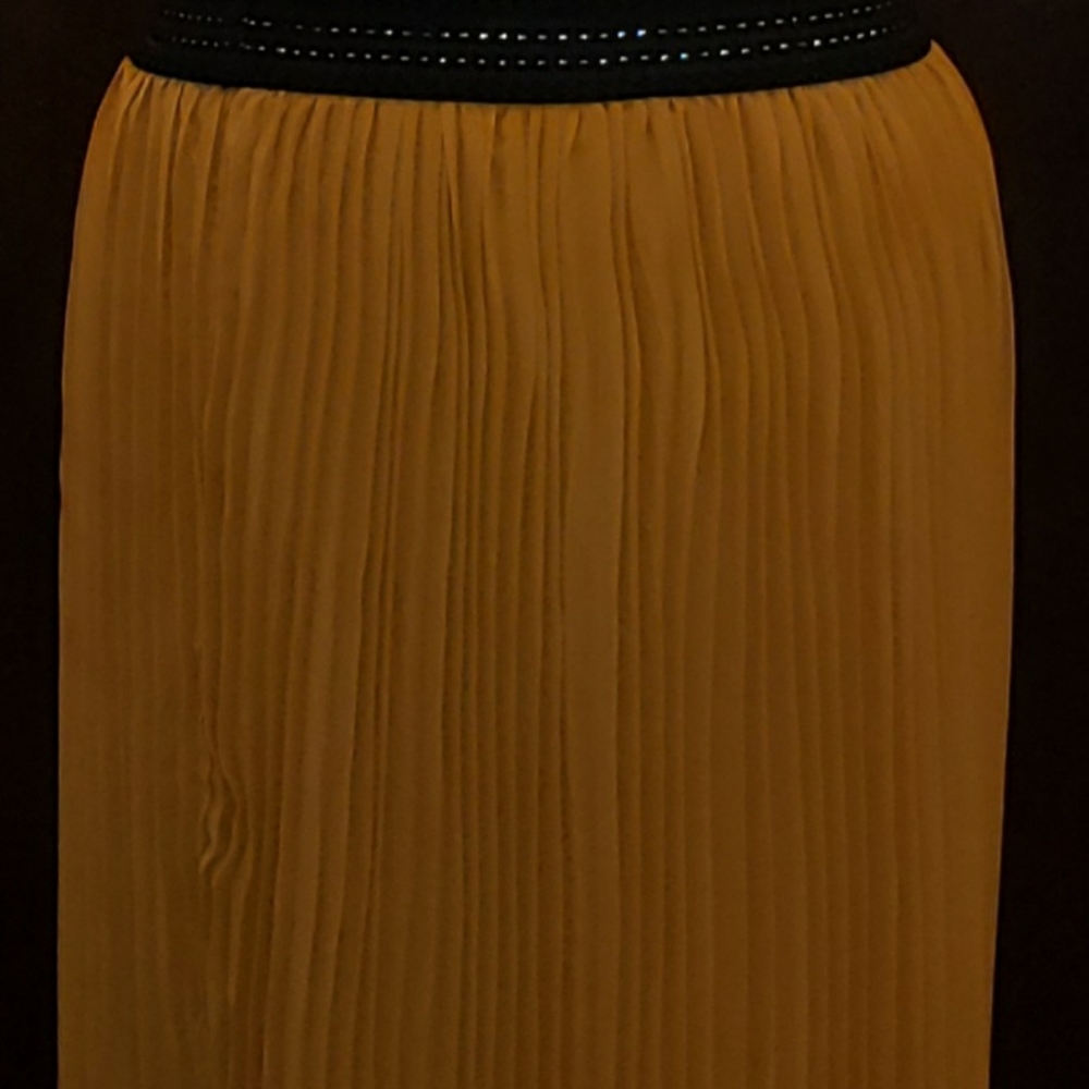 Ankle length pleated skirt, mustard color.  Size 3X